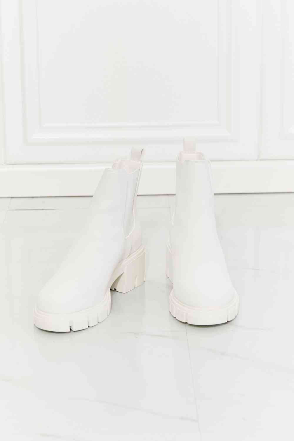 MMShoes Work For It Matte Lug Sole Chelsea Boots in White